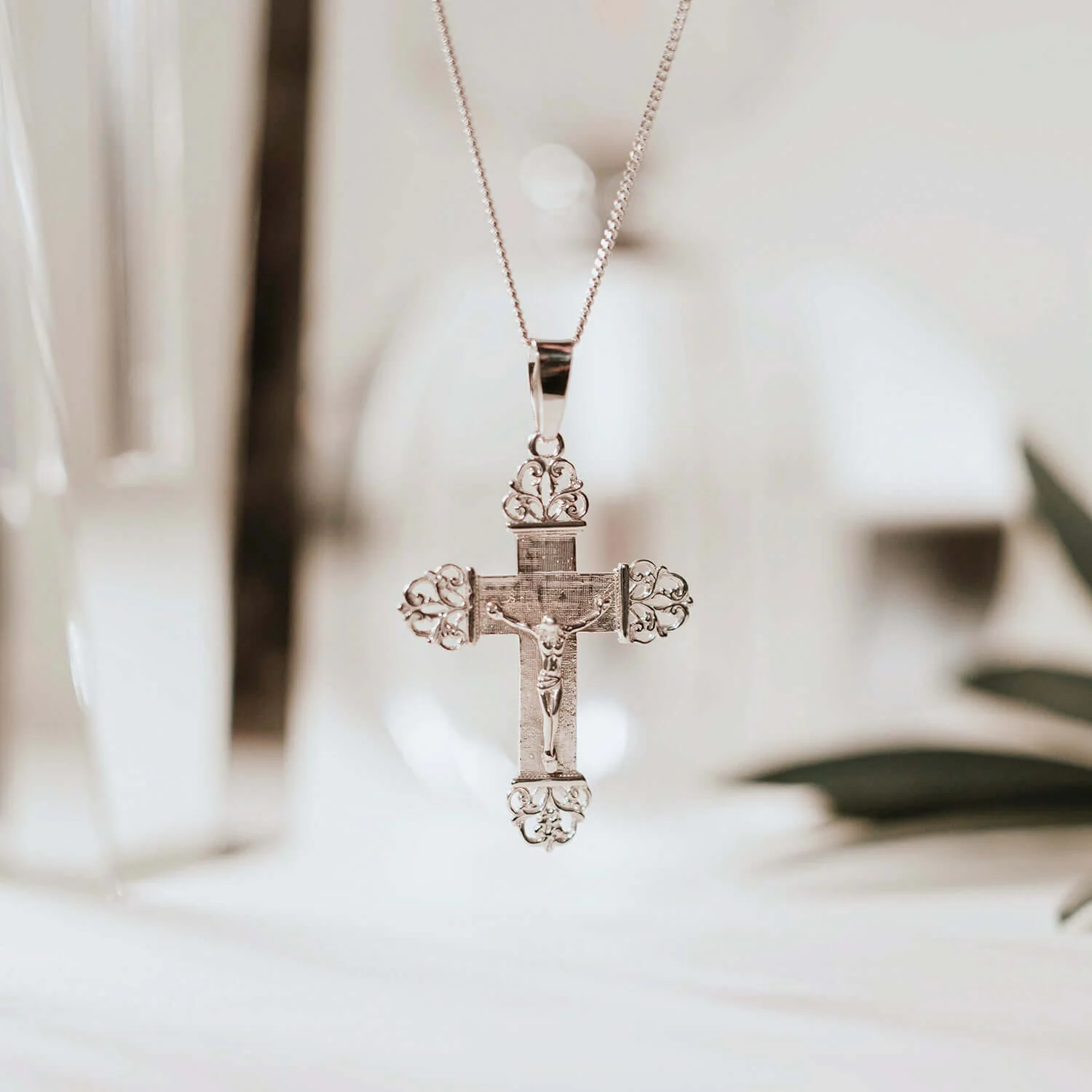 CRUCIFIX PENDANT - SILVER - Image 2