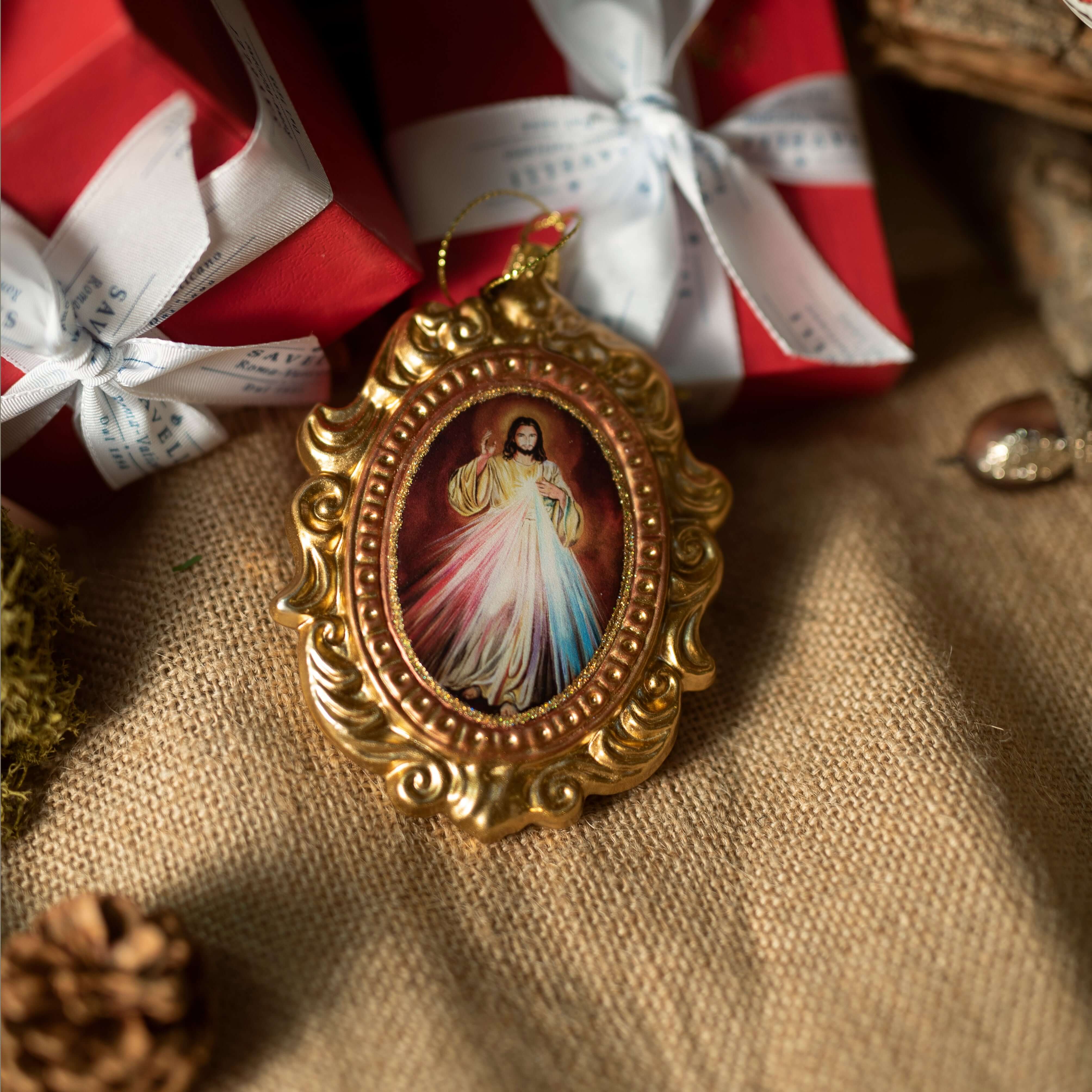 DIVINE MERCY IMAGE - CHRISTMAS TREE DECORATION - GLASS - Image 3