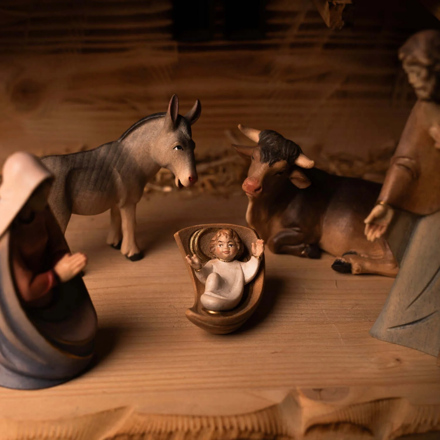 NATIVITY SCENE SET - CARVED WOOD - Image 3