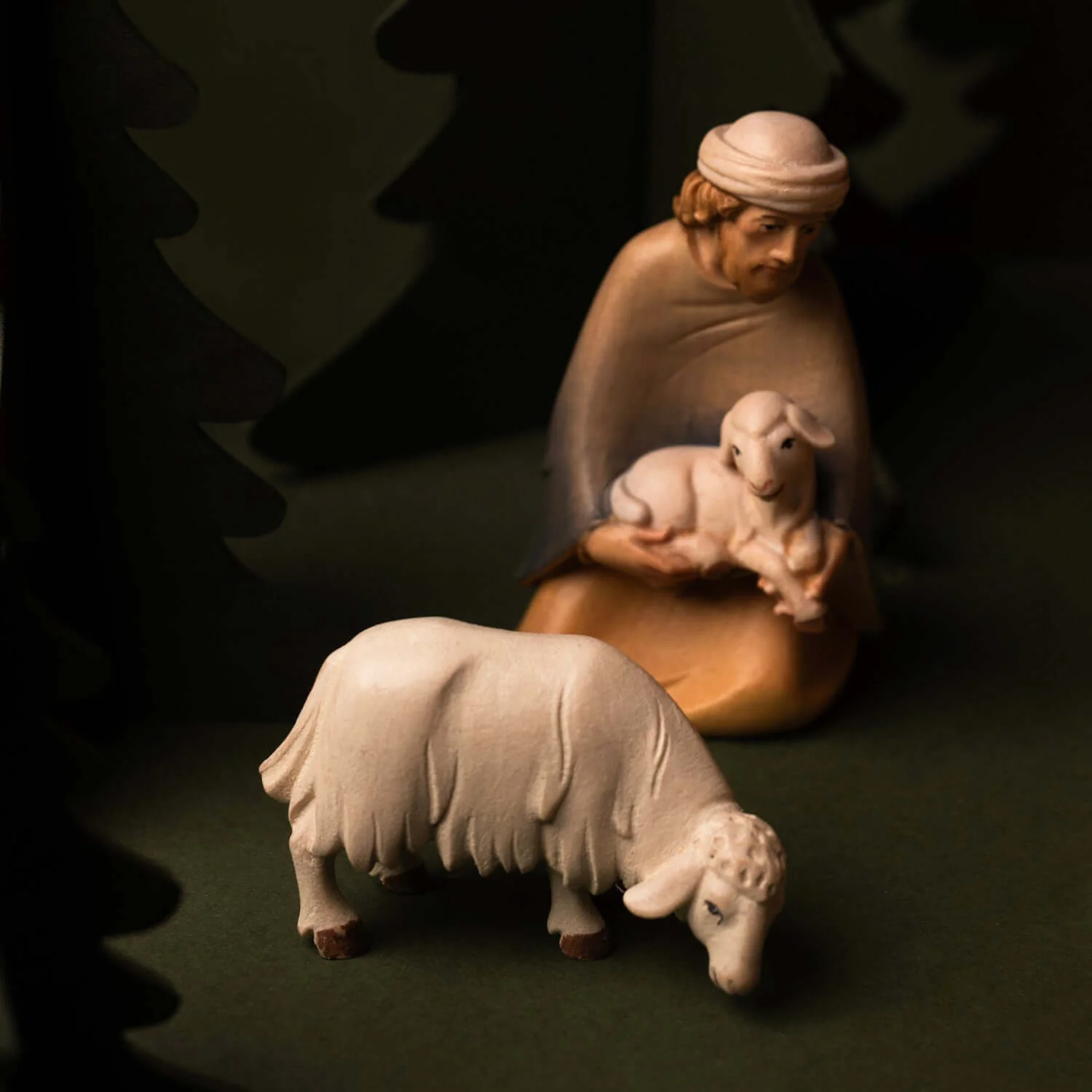NATIVITY SCENE SET - CARVED WOOD - Image 6